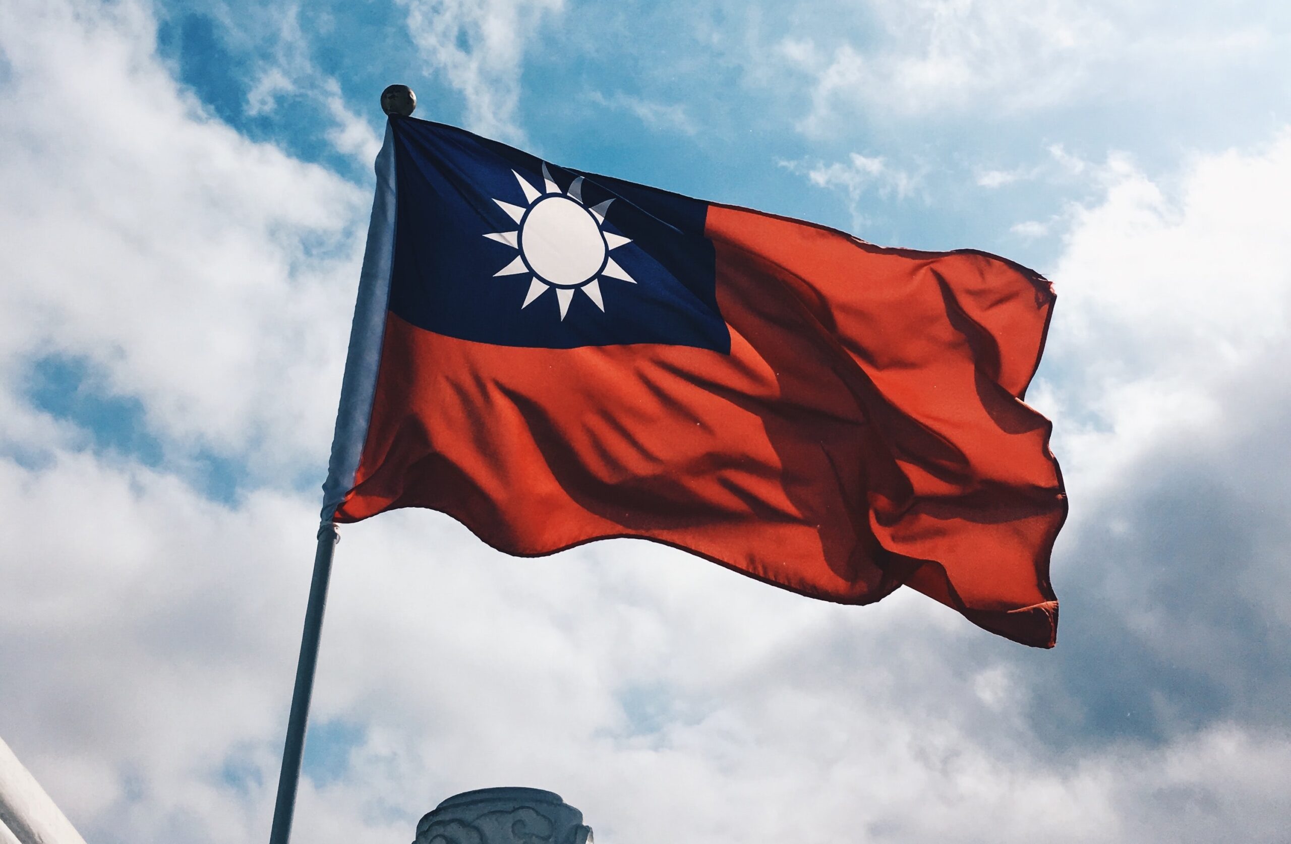 台湾問題を考える（２）：アメリカの台湾防衛コミットメント ―台湾海峡危機の検証と考察―